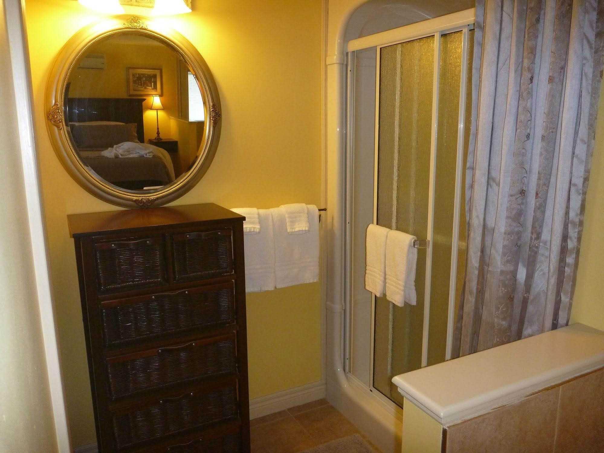 Bed and Breakfast Kellar House Ниагара-он-те-Лейк Экстерьер фото